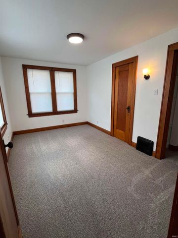 1209 N Boeke Road, Evansville, IN 47711