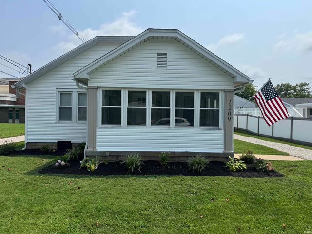 1209 N Boeke Road, Evansville, IN 47711