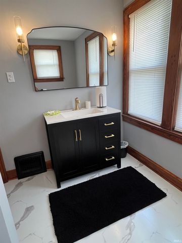 1209 N Boeke Road, Evansville, IN 47711