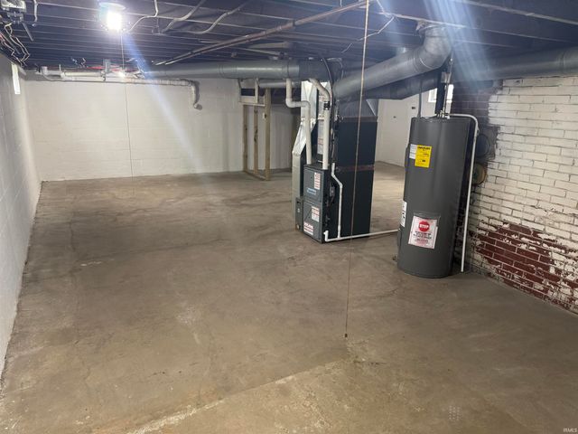 1209 N Boeke Road, Evansville, IN 47711