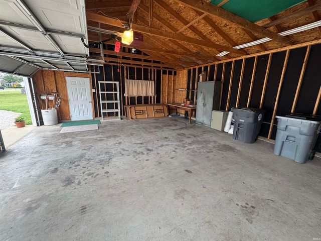 1209 N Boeke Road, Evansville, IN 47711