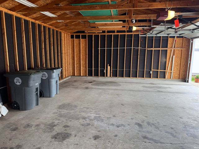 1209 N Boeke Road, Evansville, IN 47711