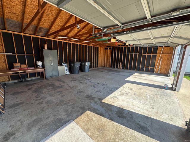 1209 N Boeke Road, Evansville, IN 47711