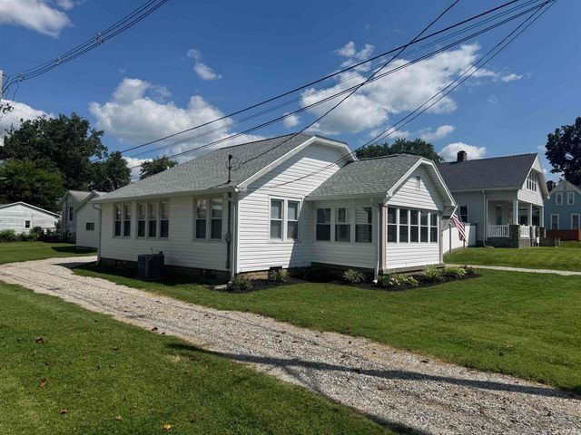 1209 N Boeke Road, Evansville, IN 47711