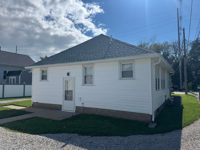 1209 N Boeke Road, Evansville, IN 47711