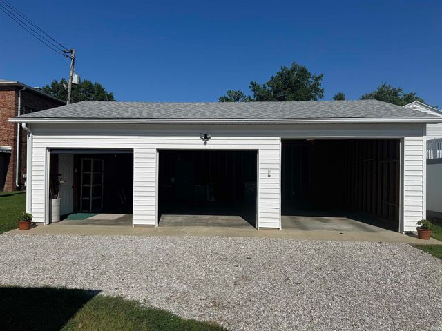 1209 N Boeke Road, Evansville, IN 47711