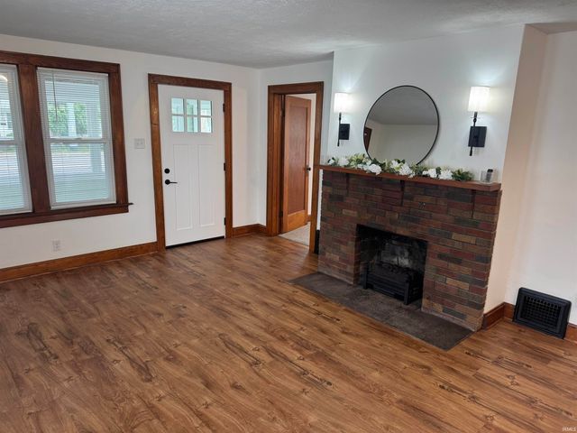 1209 N Boeke Road, Evansville, IN 47711