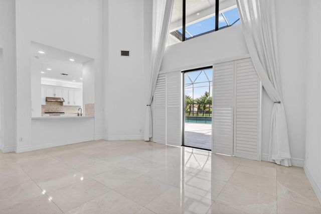 9524 Eden Roc Court, Delray Beach, FL 33446