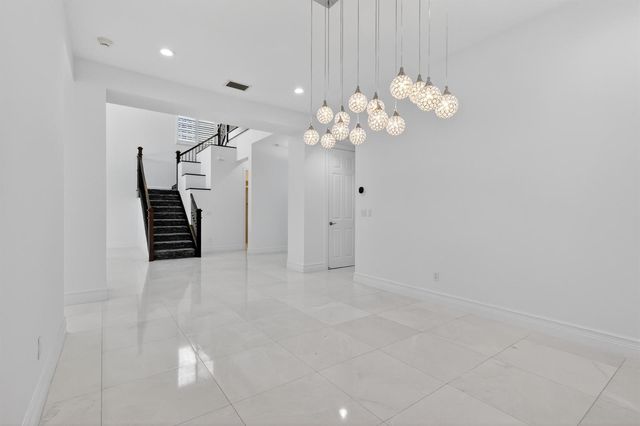 9524 Eden Roc Court, Delray Beach, FL 33446