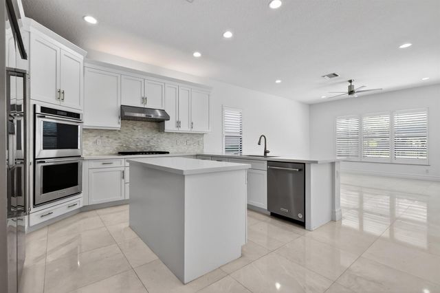 9524 Eden Roc Court, Delray Beach, FL 33446