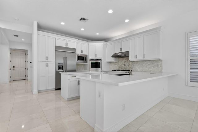 9524 Eden Roc Court, Delray Beach, FL 33446