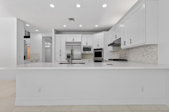9524 Eden Roc Court, Delray Beach, FL 33446