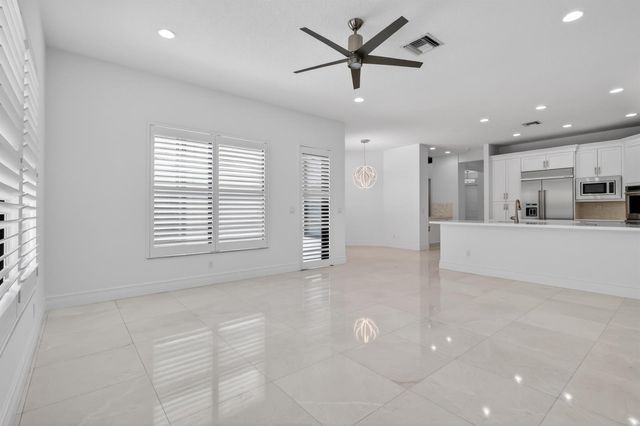 9524 Eden Roc Court, Delray Beach, FL 33446