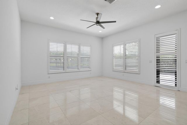 9524 Eden Roc Court, Delray Beach, FL 33446
