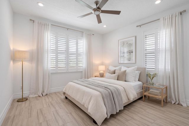 9524 Eden Roc Court, Delray Beach, FL 33446