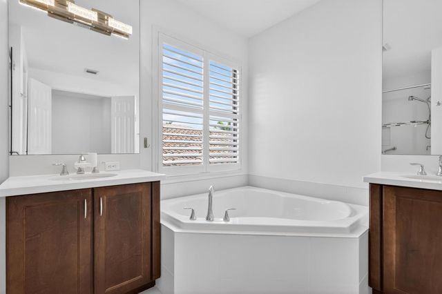 9524 Eden Roc Court, Delray Beach, FL 33446