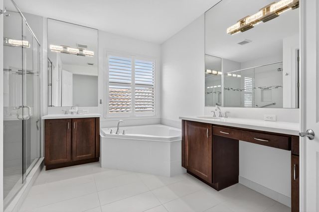 9524 Eden Roc Court, Delray Beach, FL 33446