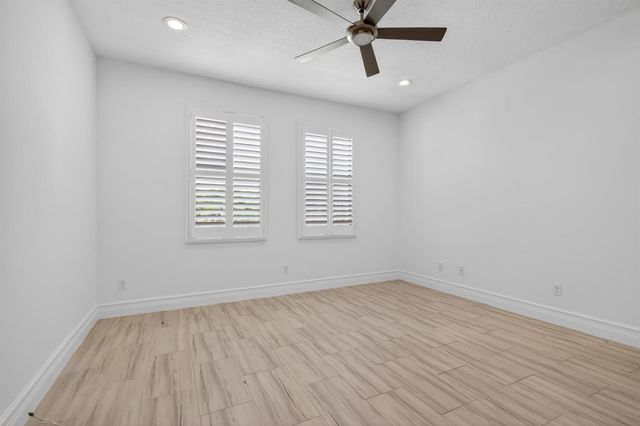 9524 Eden Roc Court, Delray Beach, FL 33446