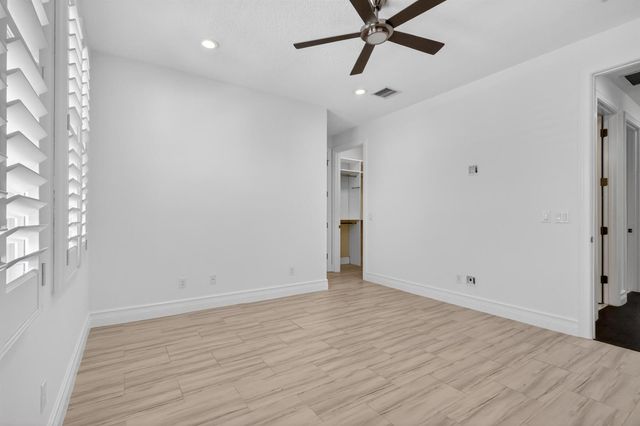 9524 Eden Roc Court, Delray Beach, FL 33446