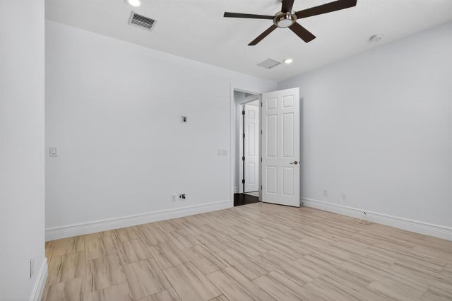 9524 Eden Roc Court, Delray Beach, FL 33446