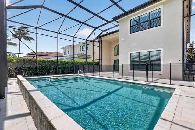 9524 Eden Roc Court, Delray Beach, FL 33446
