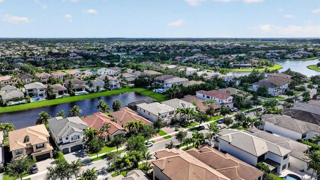 9524 Eden Roc Court, Delray Beach, FL 33446