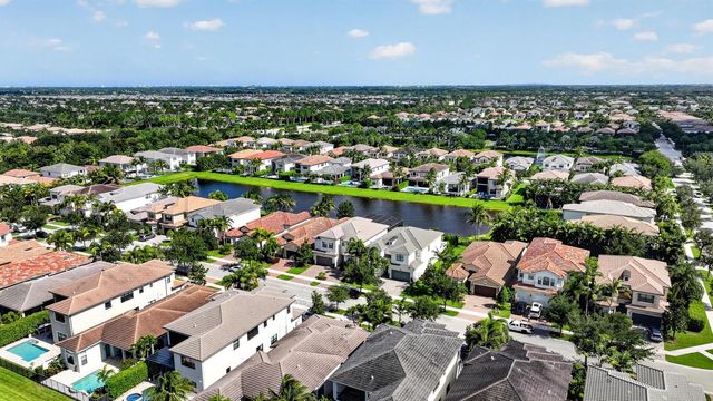 9524 Eden Roc Court, Delray Beach, FL 33446