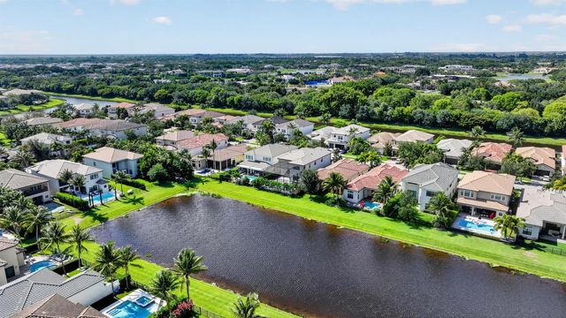 9524 Eden Roc Court, Delray Beach, FL 33446