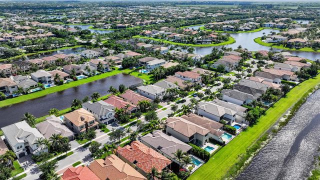 9524 Eden Roc Court, Delray Beach, FL 33446