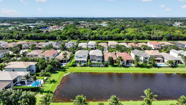 9524 Eden Roc Court, Delray Beach, FL 33446