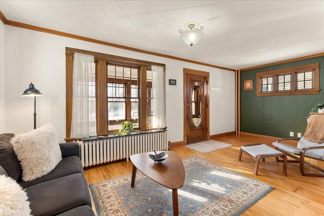 1657 Edmund Avenue, Saint Paul, MN 55104