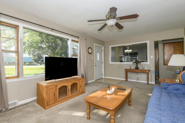 S71W23350 National AVENUE, Big Bend, WI 53103