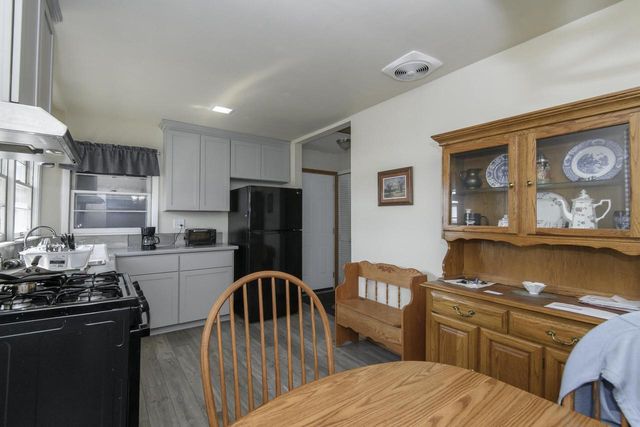 S71W23350 National AVENUE, Big Bend, WI 53103