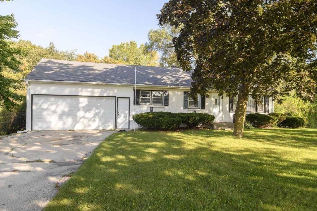 S71W23350 National AVENUE, Big Bend, WI 53103