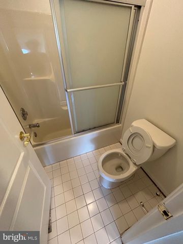 90 LEE ST, Stewartstown, PA 17363