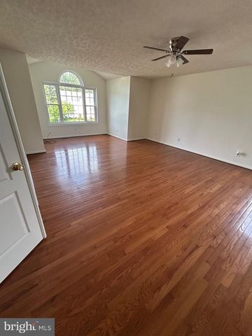 90 LEE ST, Stewartstown, PA 17363