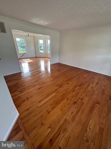 90 LEE ST, Stewartstown, PA 17363