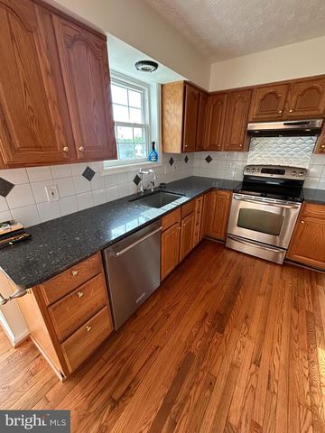 90 LEE ST, Stewartstown, PA 17363