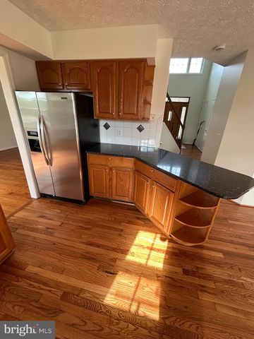 90 LEE ST, Stewartstown, PA 17363