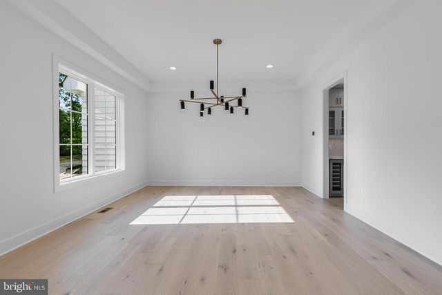 9209 FRANKS POINT LN, Lorton, VA 22079