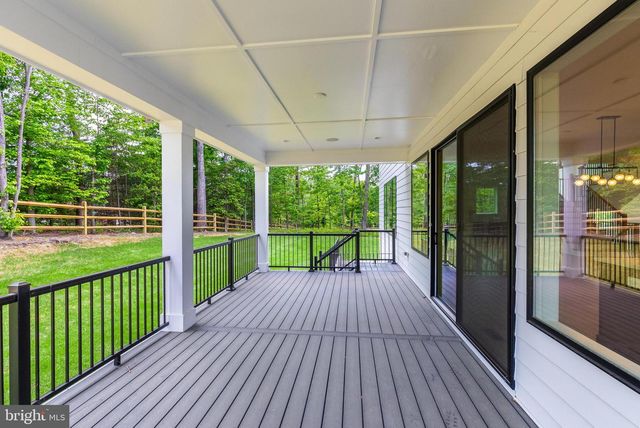 9209 FRANKS POINT LN, Lorton, VA 22079
