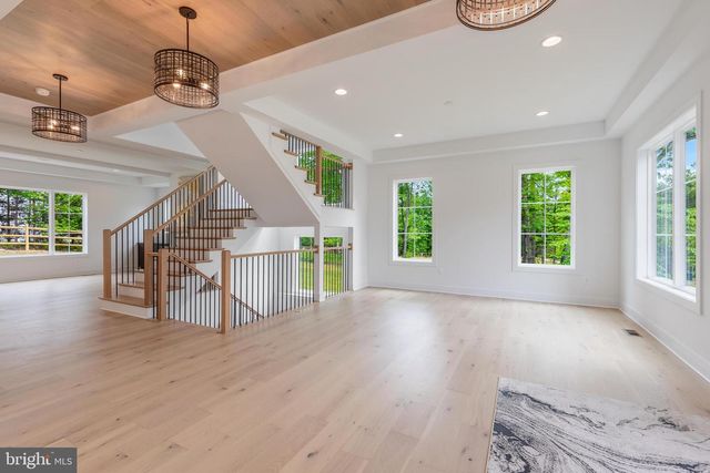 9209 FRANKS POINT LN, Lorton, VA 22079