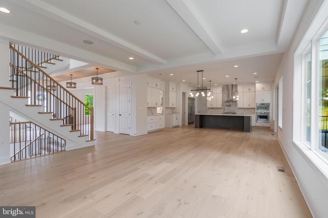 9209 FRANKS POINT LN, Lorton, VA 22079