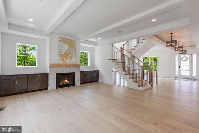9209 FRANKS POINT LN, Lorton, VA 22079
