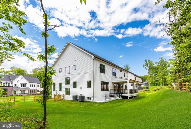 9209 FRANKS POINT LN, Lorton, VA 22079