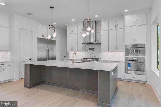 9209 FRANKS POINT LN, Lorton, VA 22079