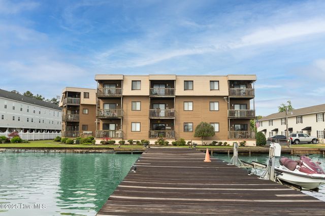 310 Lake Place Condo Drive 310, Elizabethtown, NC 28337