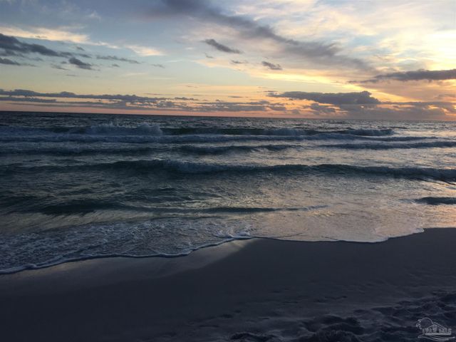 8174 Gulf Blvd D, Navarre Beach, FL 32566