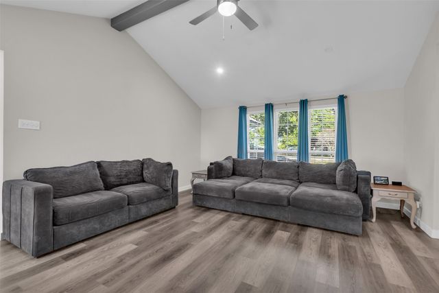 803 Rachelle Drive, Red Oak, TX 75154