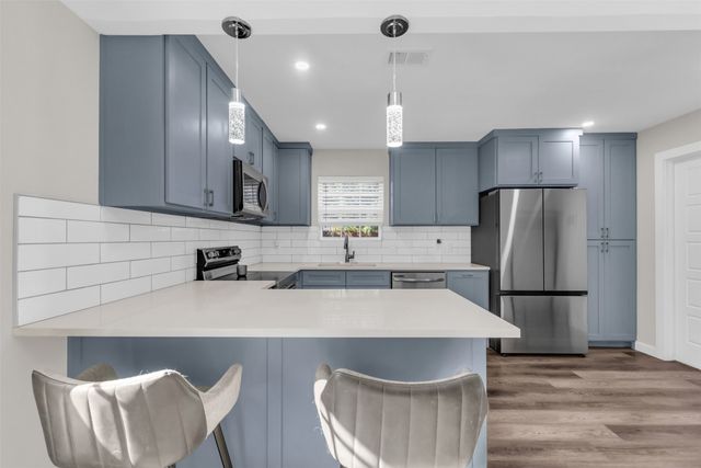 803 Rachelle Drive, Red Oak, TX 75154